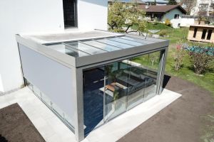 Solarlux Acubis Terrassendach mit Beschattung und Schiebverglasung